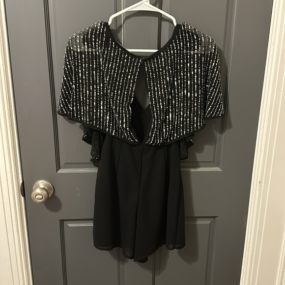 Black romper with sequin flowy top - Picture 3 of 4